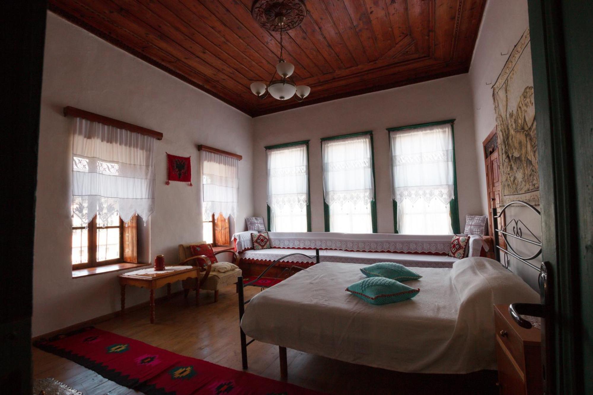 Guesthouse 1805 Гирокастра Экстерьер фото